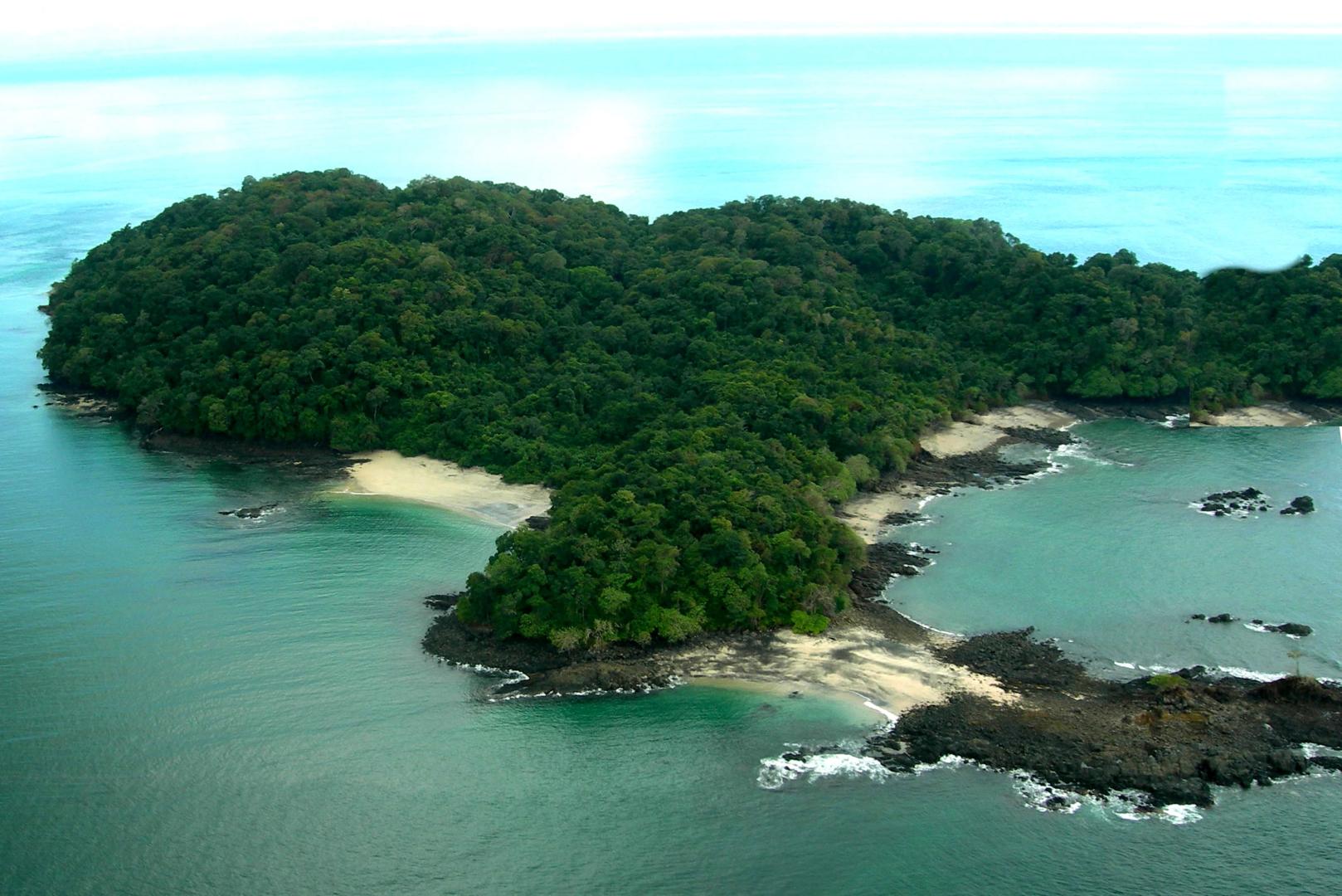 Isla Puerco image