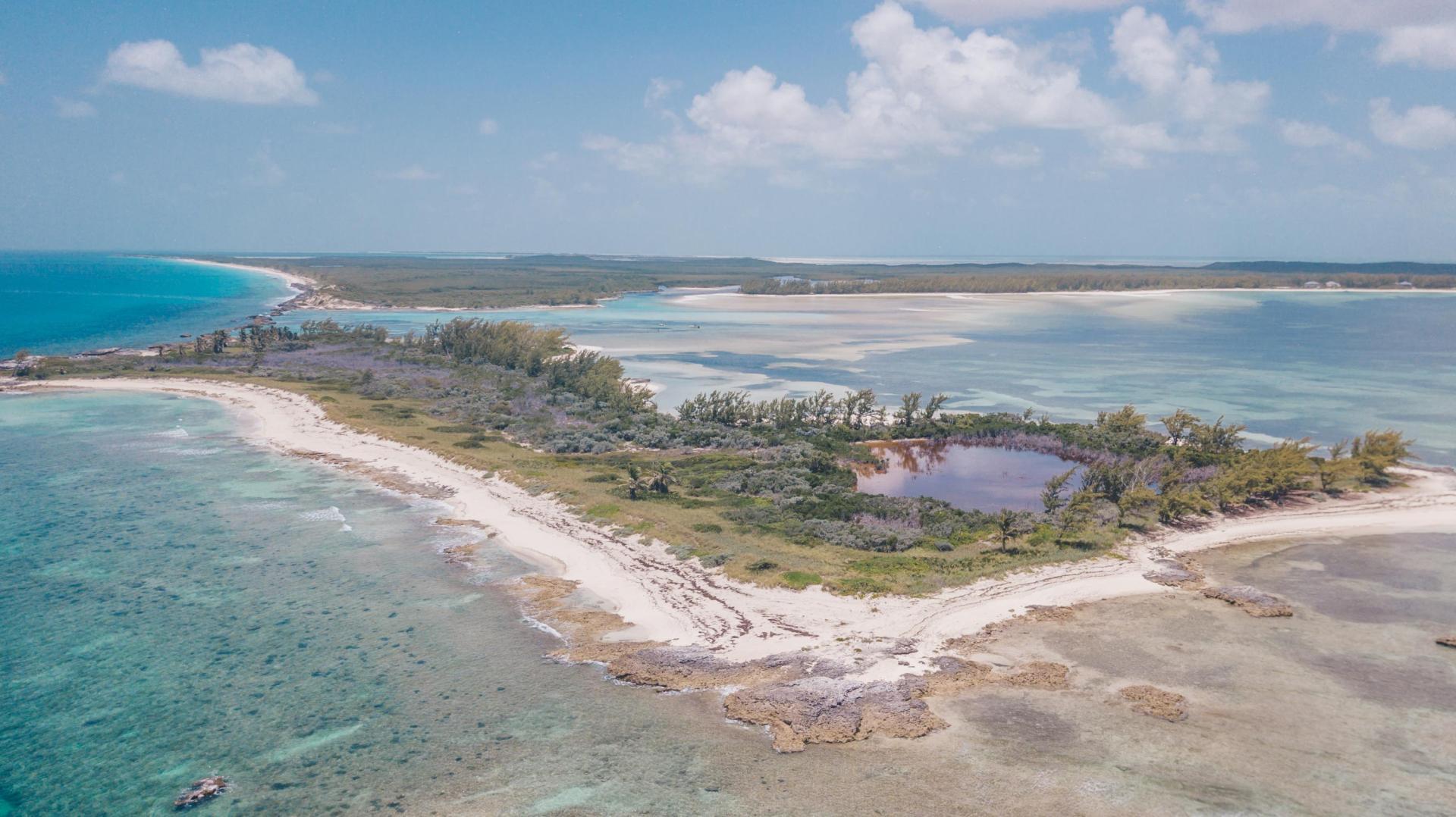 Hawks Nest Cay, 26 acres image