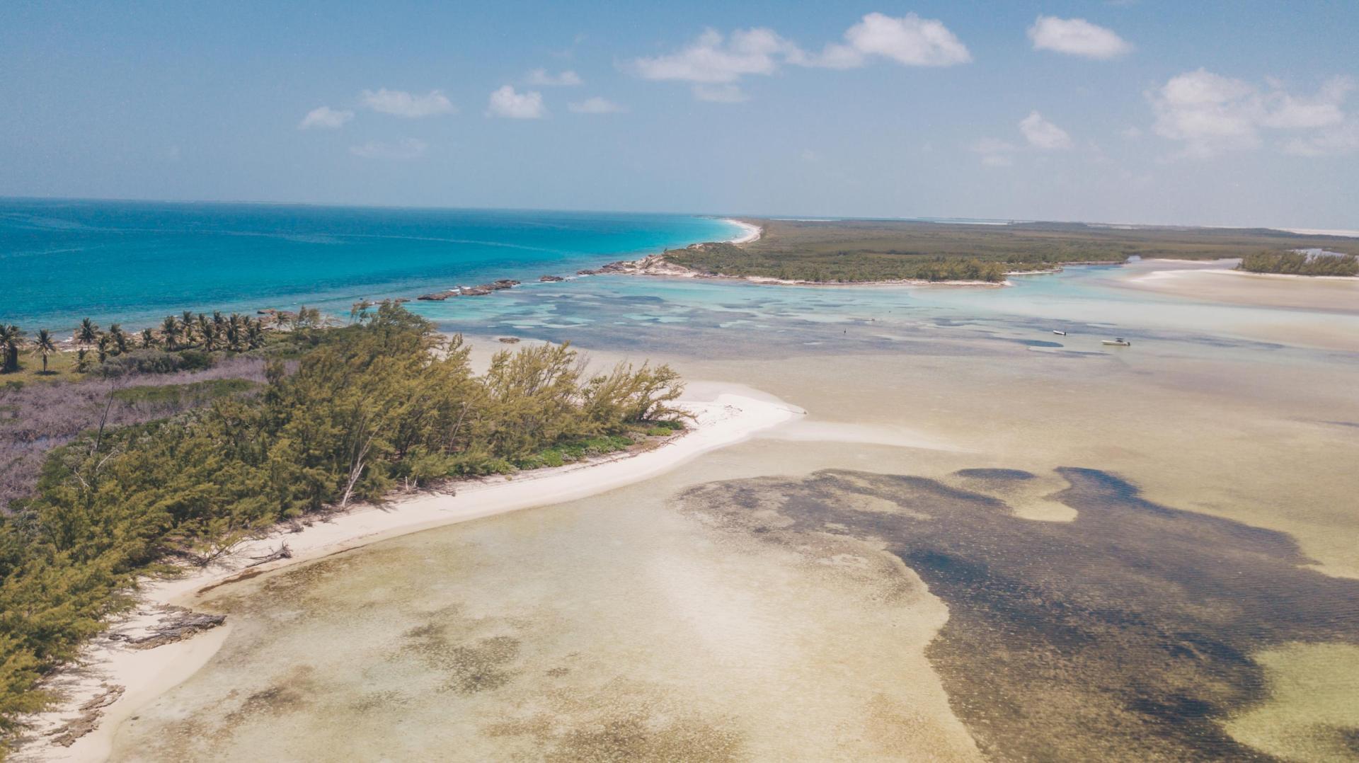 Hawks Nest Cay, 26 acres image