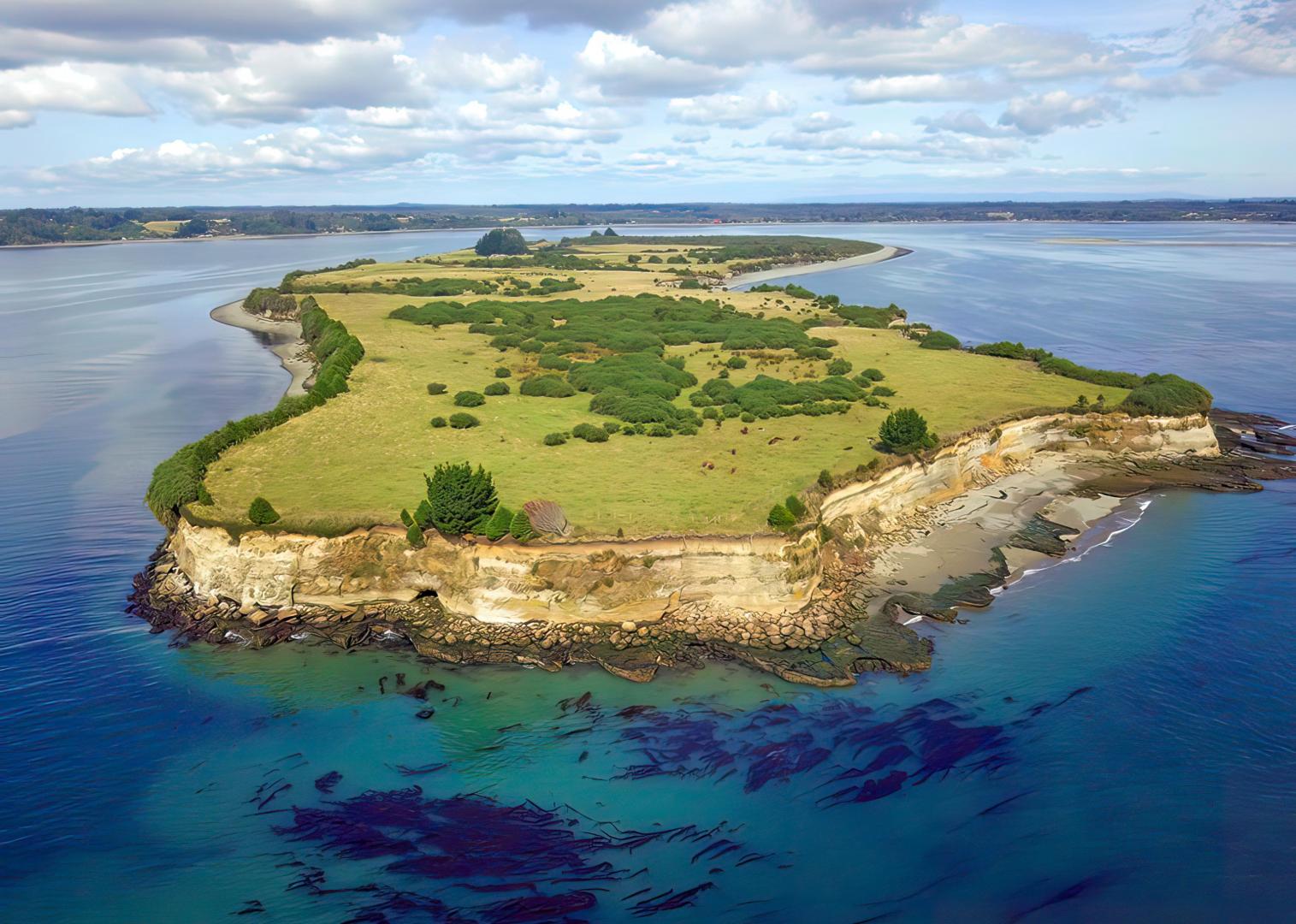 Isla Lacao image