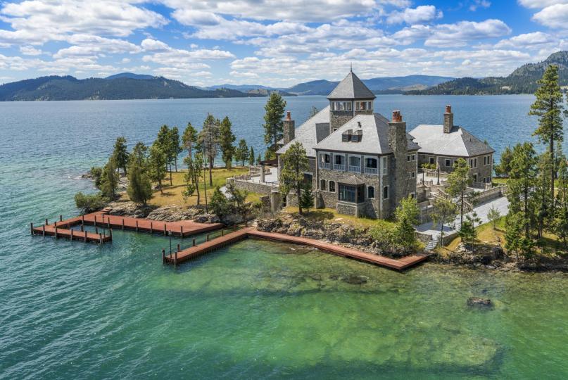 Shelter Island Estate image