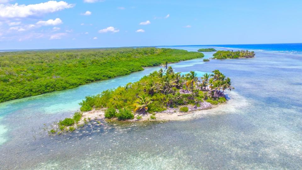 Deadman Caye 1.4 acres image