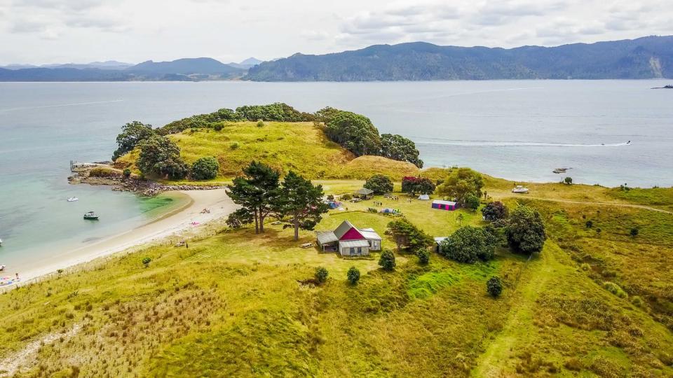 Slipper Island image