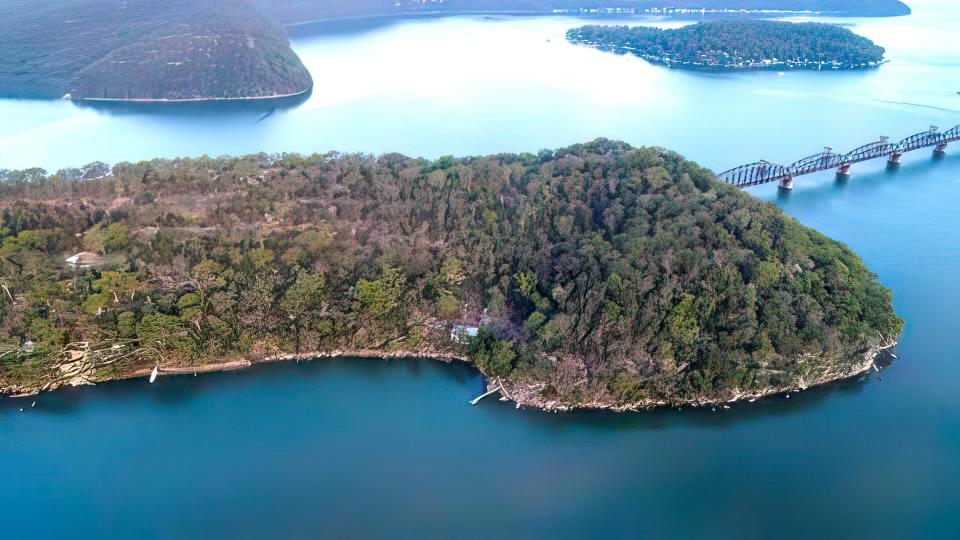 Cogra Point Peninsula image