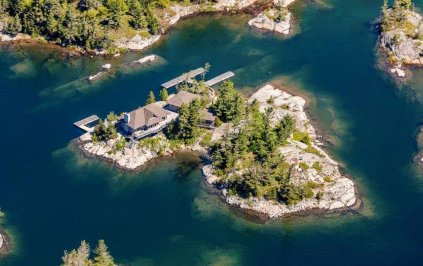 Navy&#039;s Acre Island image