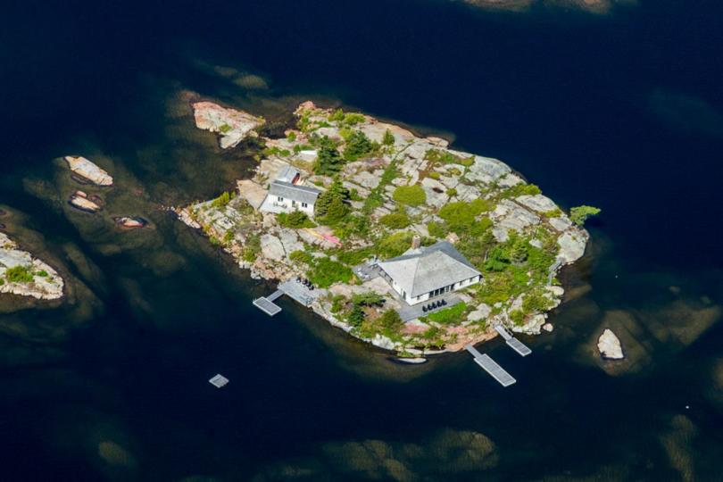 Kanadeio Island image